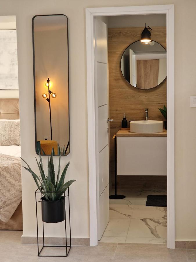 וינקורן Studio Apartment Mare With Private Garden And Jacuzzi מראה חיצוני תמונה