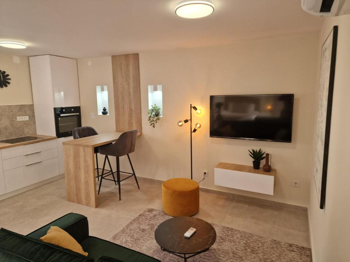 וינקורן Studio Apartment Mare With Private Garden And Jacuzzi מראה חיצוני תמונה