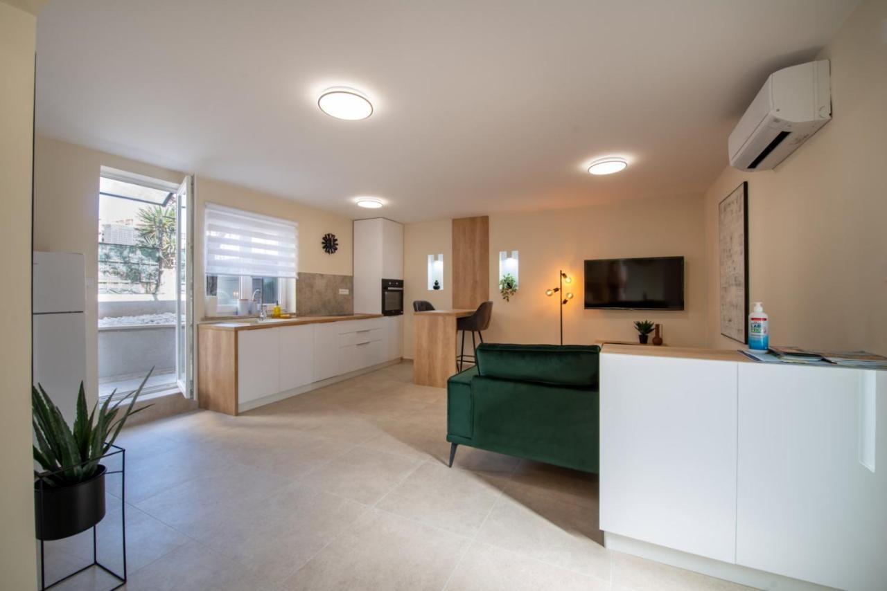 וינקורן Studio Apartment Mare With Private Garden And Jacuzzi מראה חיצוני תמונה