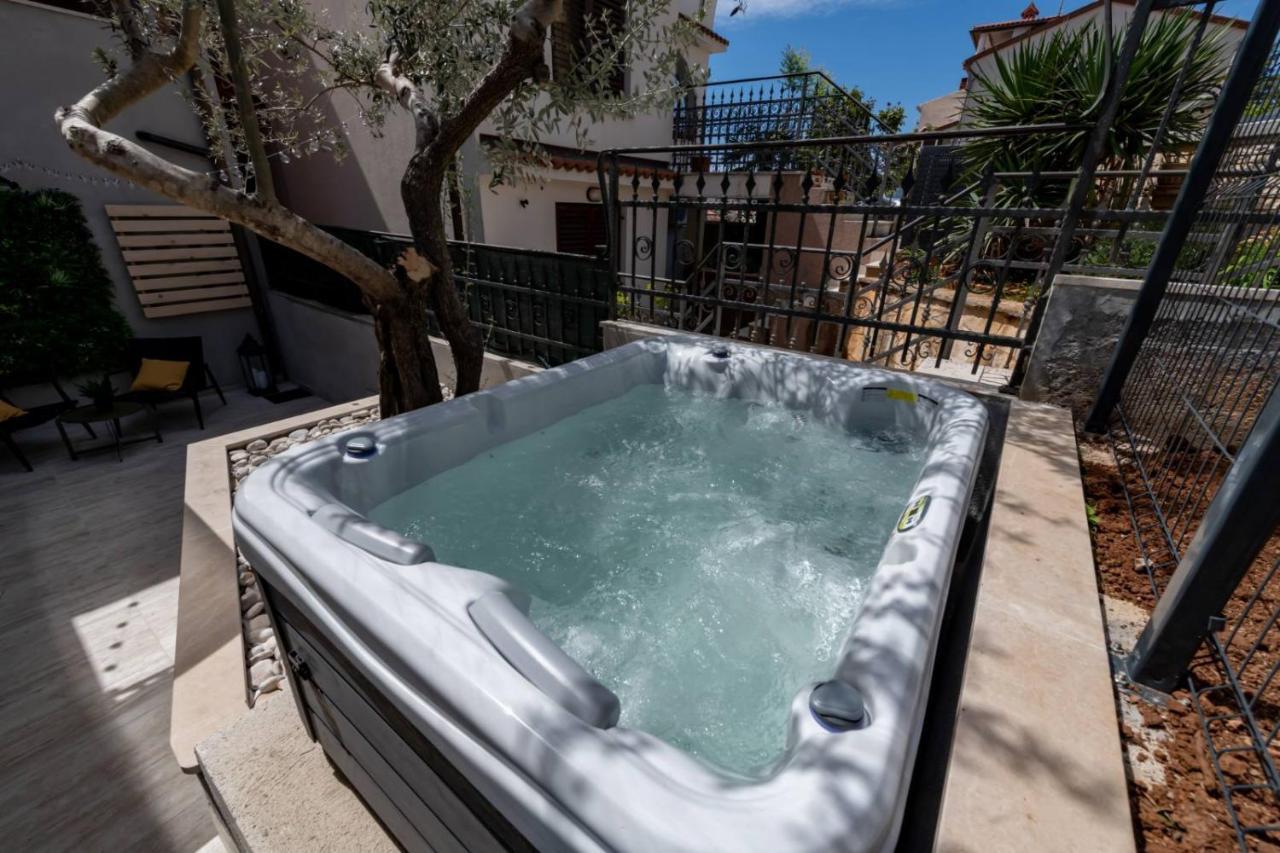 וינקורן Studio Apartment Mare With Private Garden And Jacuzzi מראה חיצוני תמונה