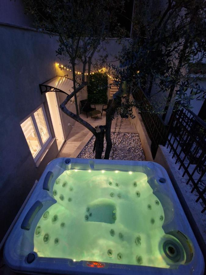 וינקורן Studio Apartment Mare With Private Garden And Jacuzzi מראה חיצוני תמונה